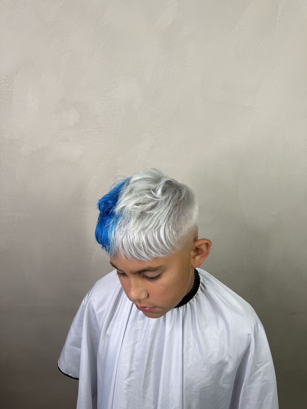 Platinum and blue color work